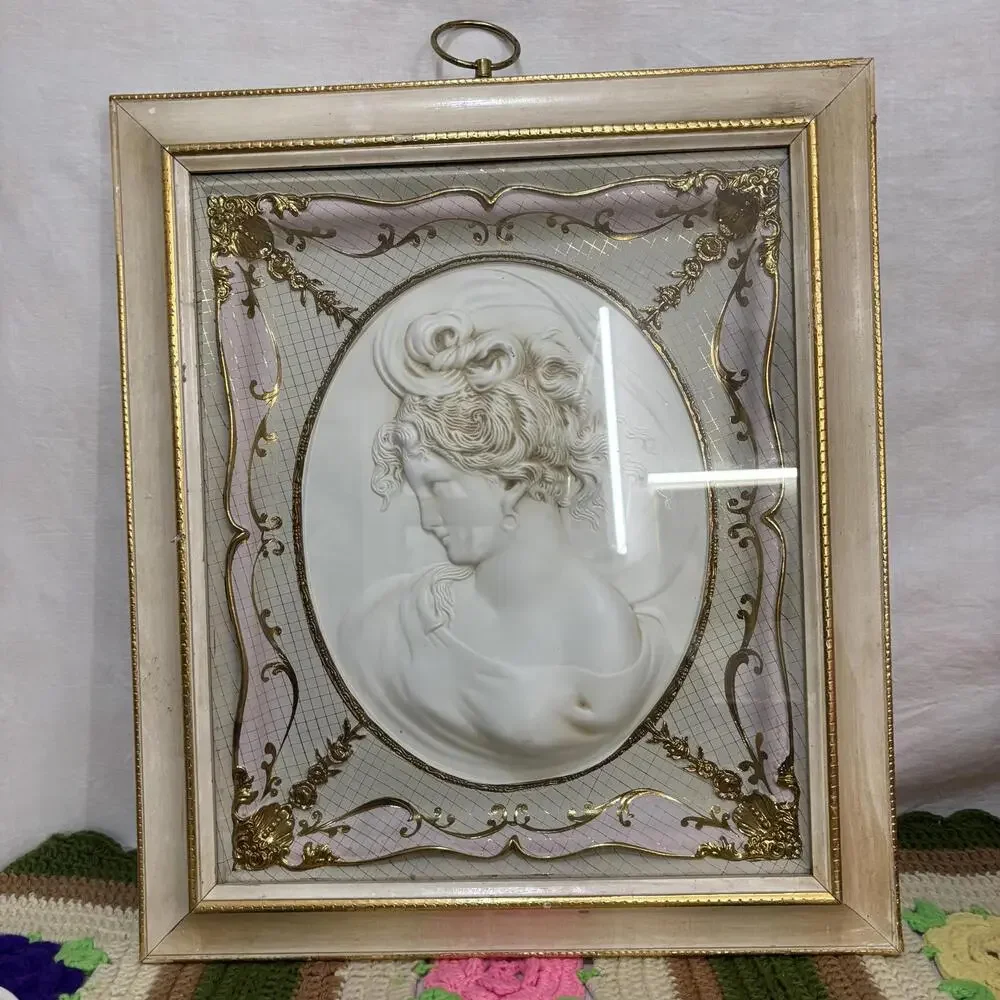 Vtg 60s Turners wall accessories 3D cameo wall art
